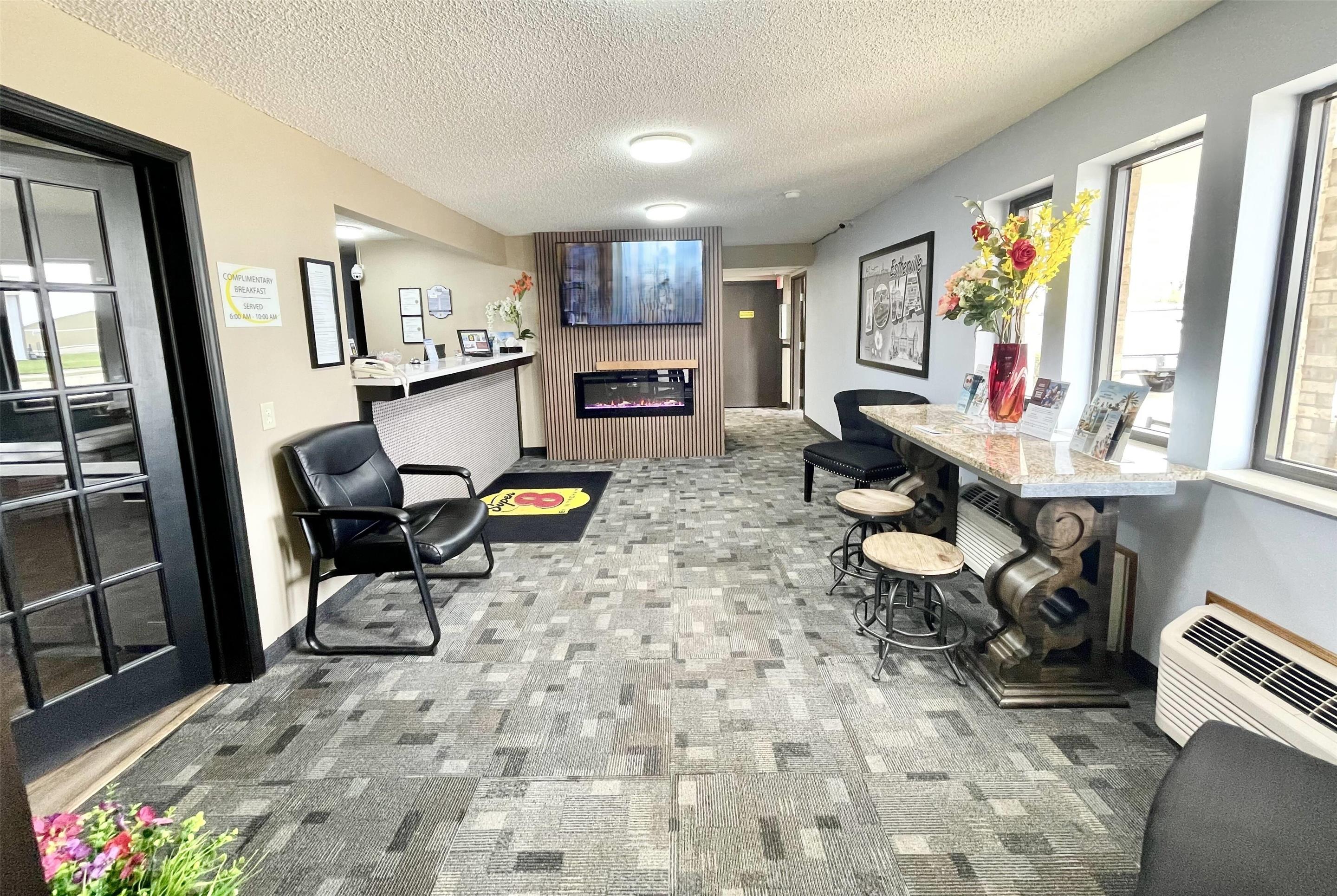 Lobby | Super 8 by Wyndham Estherville