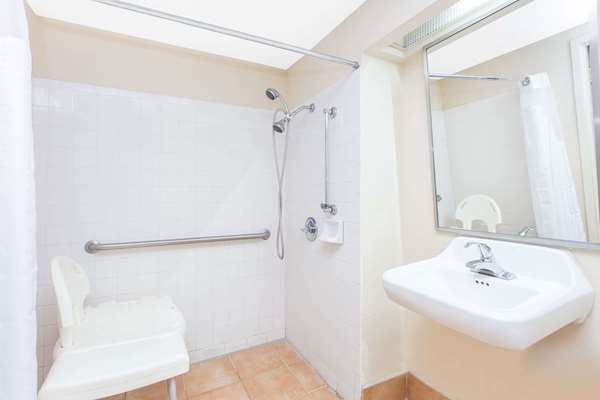  - Super 8 Hotel Spartanburg - I-26, Exit 22