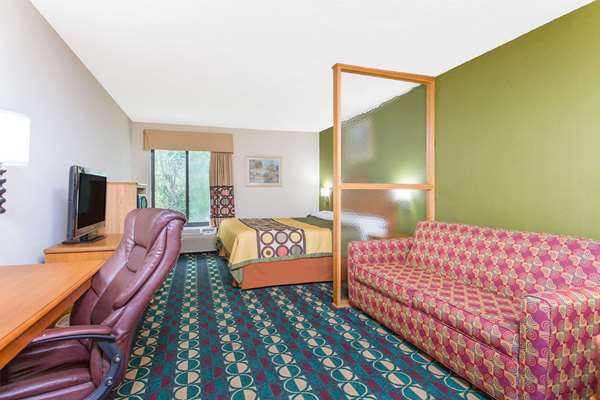  - Super 8 Hotel Spartanburg - I-26, Exit 22