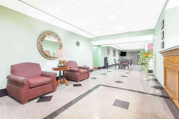  - Super 8 Hotel Spartanburg - I-26, Exit 22