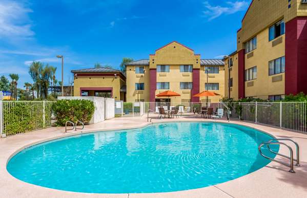 Pool - Super 8 Hotel Gilbert Road Mesa