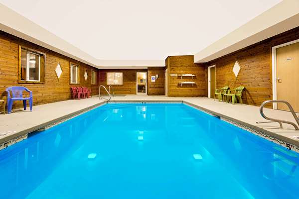 Pool - Howard Johnson Inn Gothenburg - I-80, Exit 211