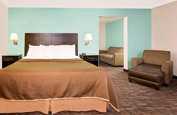 Suite - Howard Johnson Inn Gothenburg - I-80, Exit 211