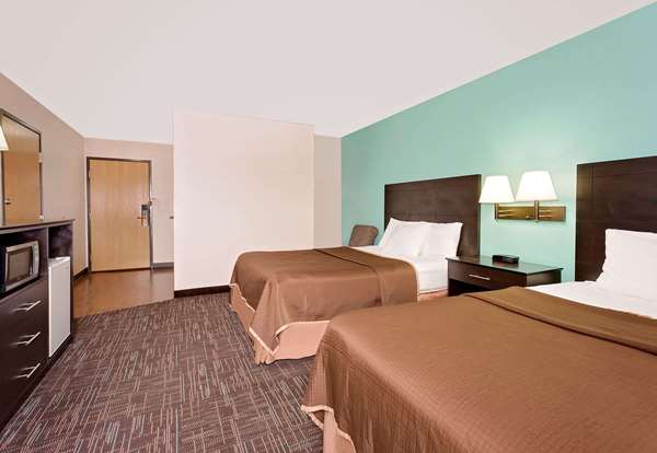  - Howard Johnson Inn Gothenburg - I-80, Exit 211