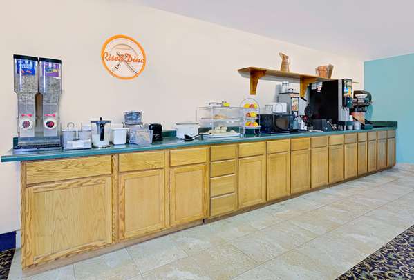  - Howard Johnson Inn Gothenburg - I-80, Exit 211