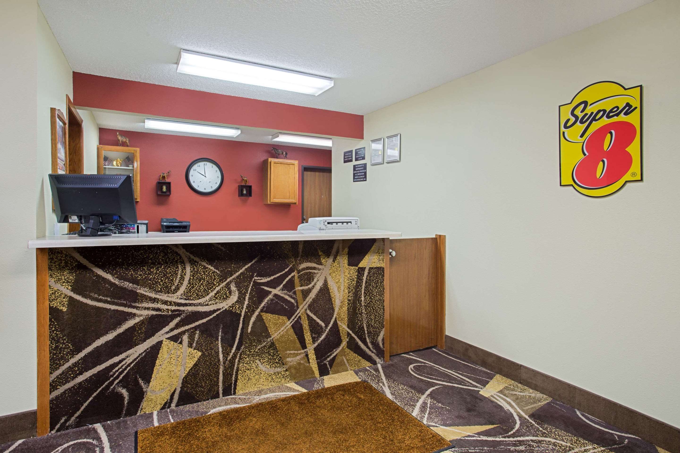 Lobby | Super 8 by Wyndham Charles City