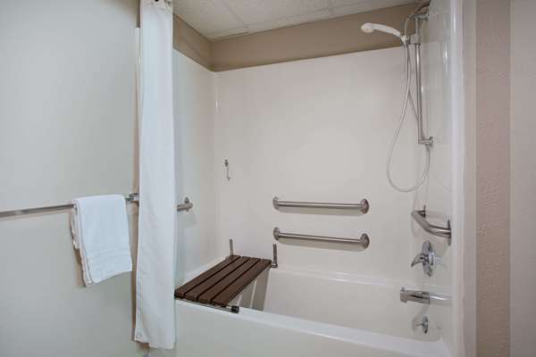  - Super 8 Hotel Charles City