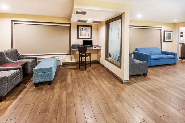  - Super 8 Hotel Airport Calgary