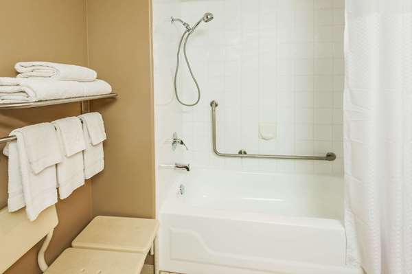  - Super 8 Hotel Airport Calgary