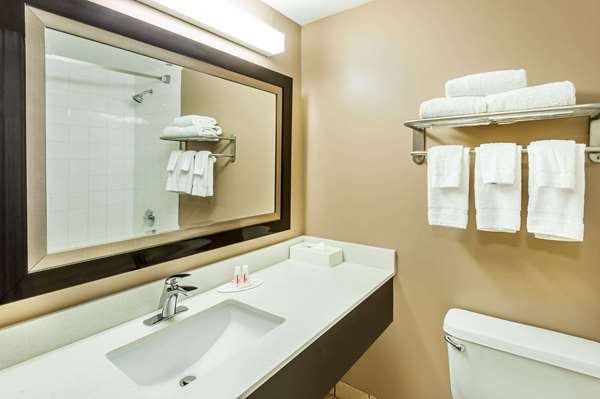  - Super 8 Hotel Airport Calgary