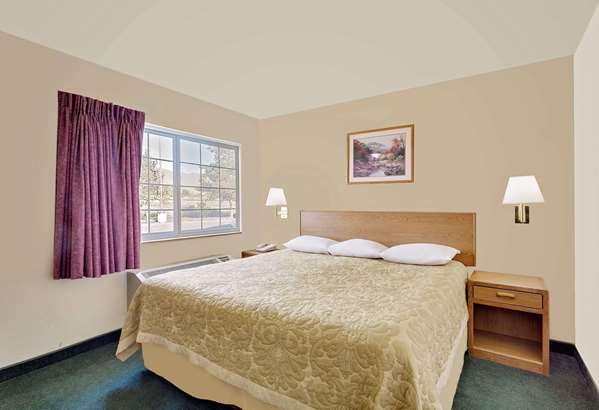  - Super 8 Hotel Battle Mountain - I-80, Exit 231