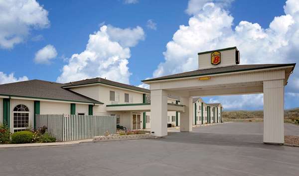 Exterior view - Super 8 Hotel Battle Mountain - I-80, Exit 231