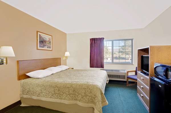  - Super 8 Hotel Battle Mountain - I-80, Exit 231