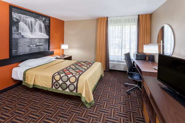 - Super 8 Hotel Rochester