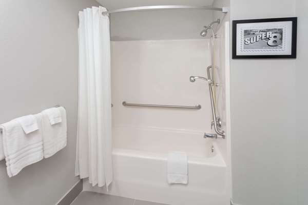  - Super 8 Hotel Rochester