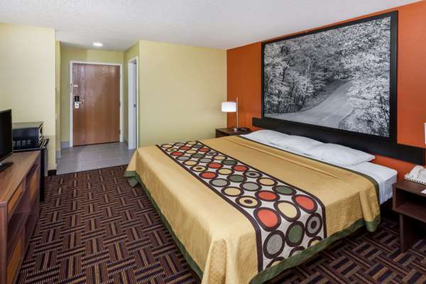  - Super 8 Hotel Rochester