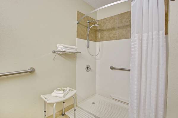  - Super 8 Motel Shelby