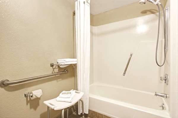  - Super 8 Motel Shelby