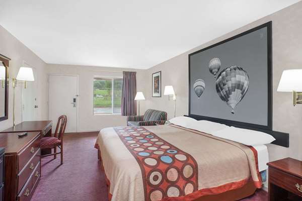  - Super 8 Motel Priceville - I-65, Exit 334