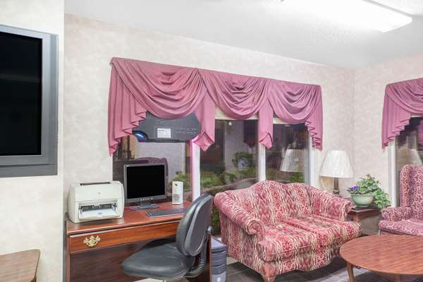 Conference Area - Super 8 Motel Priceville - I-65, Exit 334