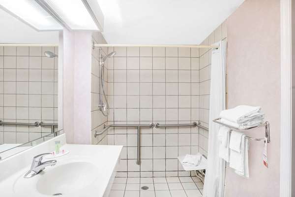  - Super 8 Motel Priceville - I-65, Exit 334