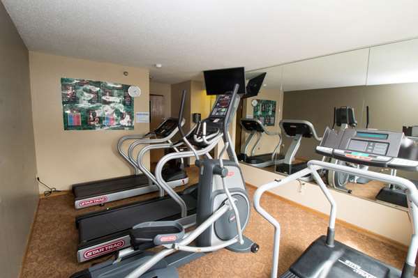 Fitness/ Exercise Room - Super 8 Hotel O'Hare Airport Elk Grove Village