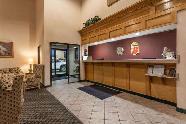  - Super 8 Hotel Dickson - I-40, Exit 172
