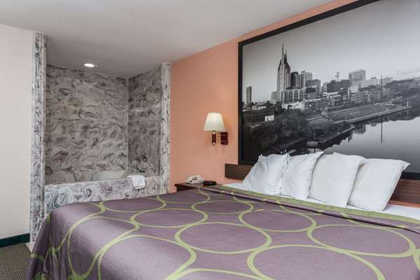  - Super 8 Hotel Dickson - I-40, Exit 172