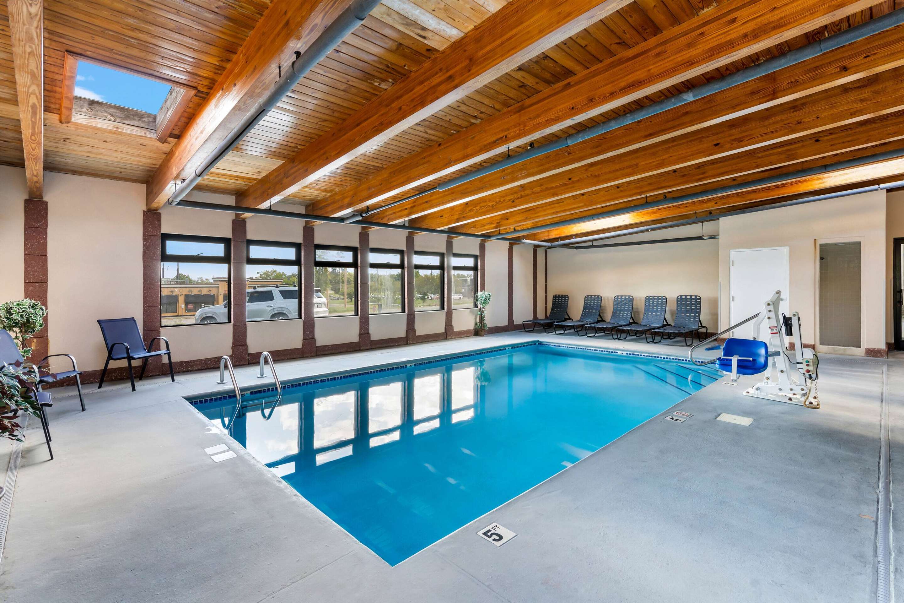 Pool | Super 8 by Wyndham Dickson
