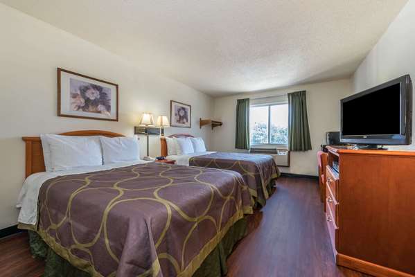  - Super 8 Denton - I-35, Exit 465A