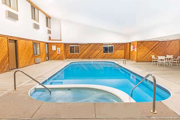 Pool - Super 8 Hotel Richfield - I-80, Exit 173