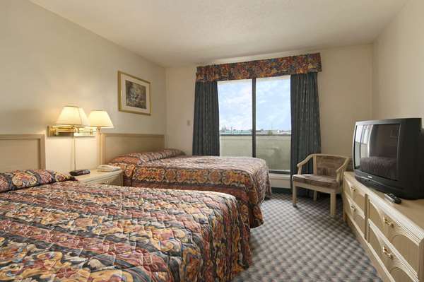  - Super 8 Motel North Red Deer