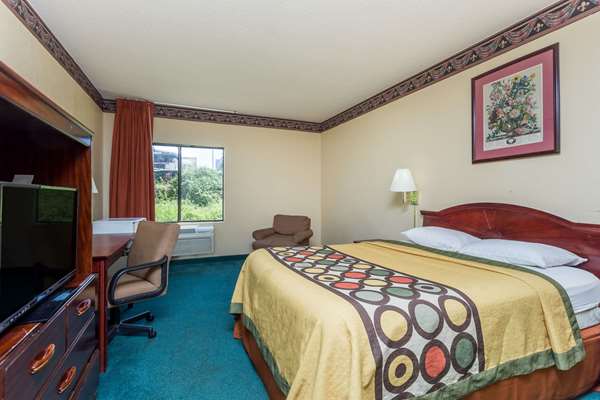  - Super 8 Hotel Piedmont - I-85, Exit 40