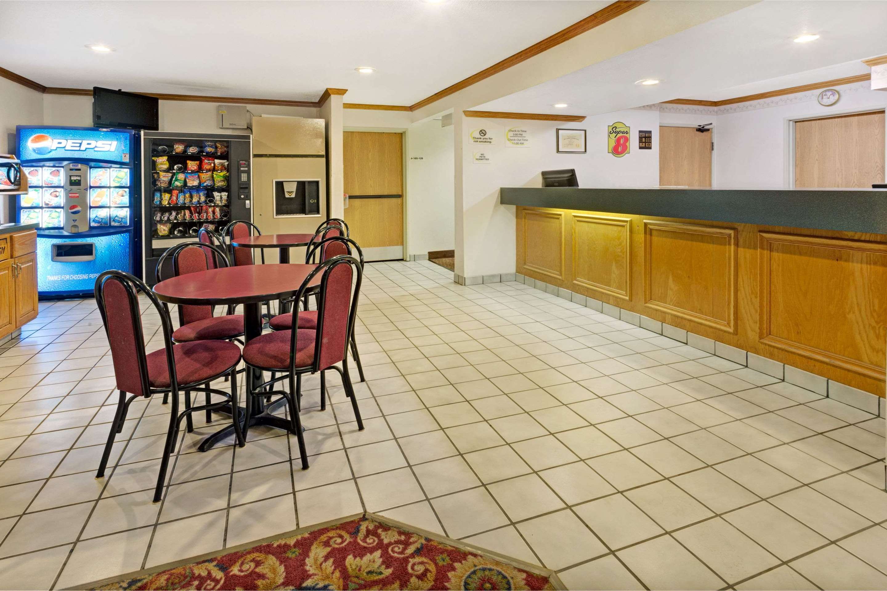 Lobby | Super 8 by Wyndham Canonsburg/Pittsburgh Area