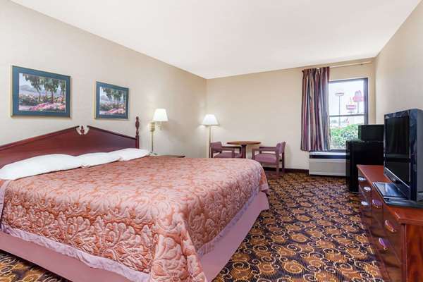  - Super 8 Hotel North Evansville