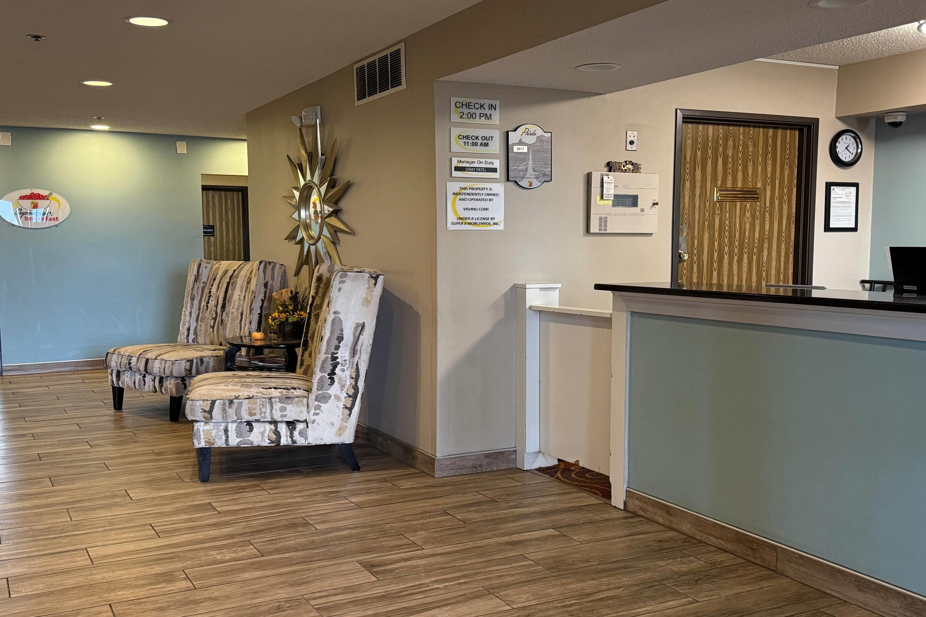 Lobby | Super 8 by Wyndham Evansville North