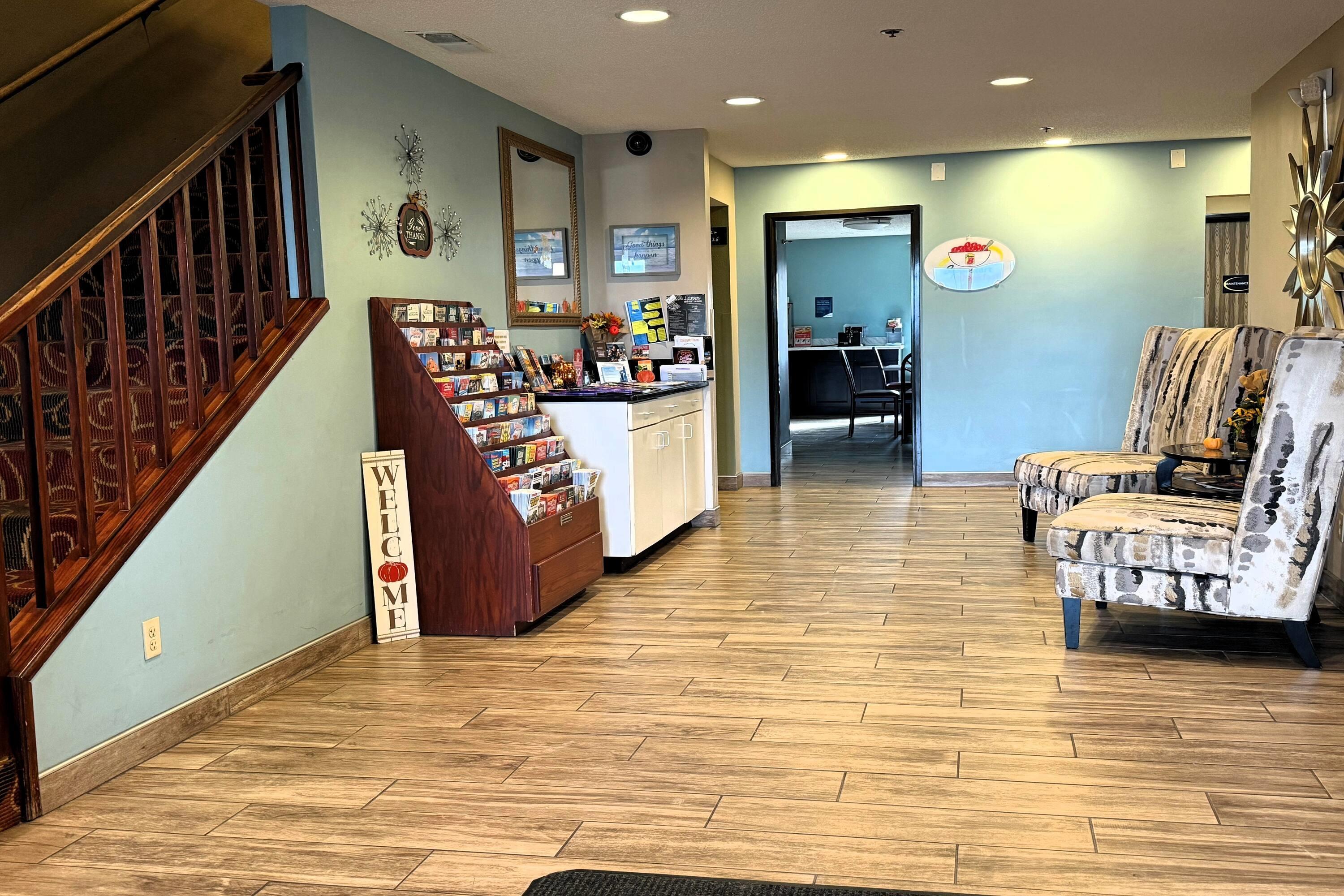 Lobby | Super 8 by Wyndham Evansville North