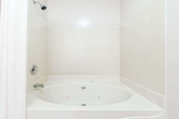  - Super 8 Hotel Shepherdsville - I-65, Exit 117