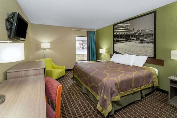  - Super 8 Hotel Shepherdsville - I-65, Exit 117