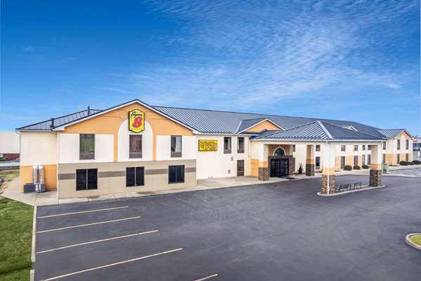 Exterior view - Super 8 Hotel Shepherdsville - I-65, Exit 117