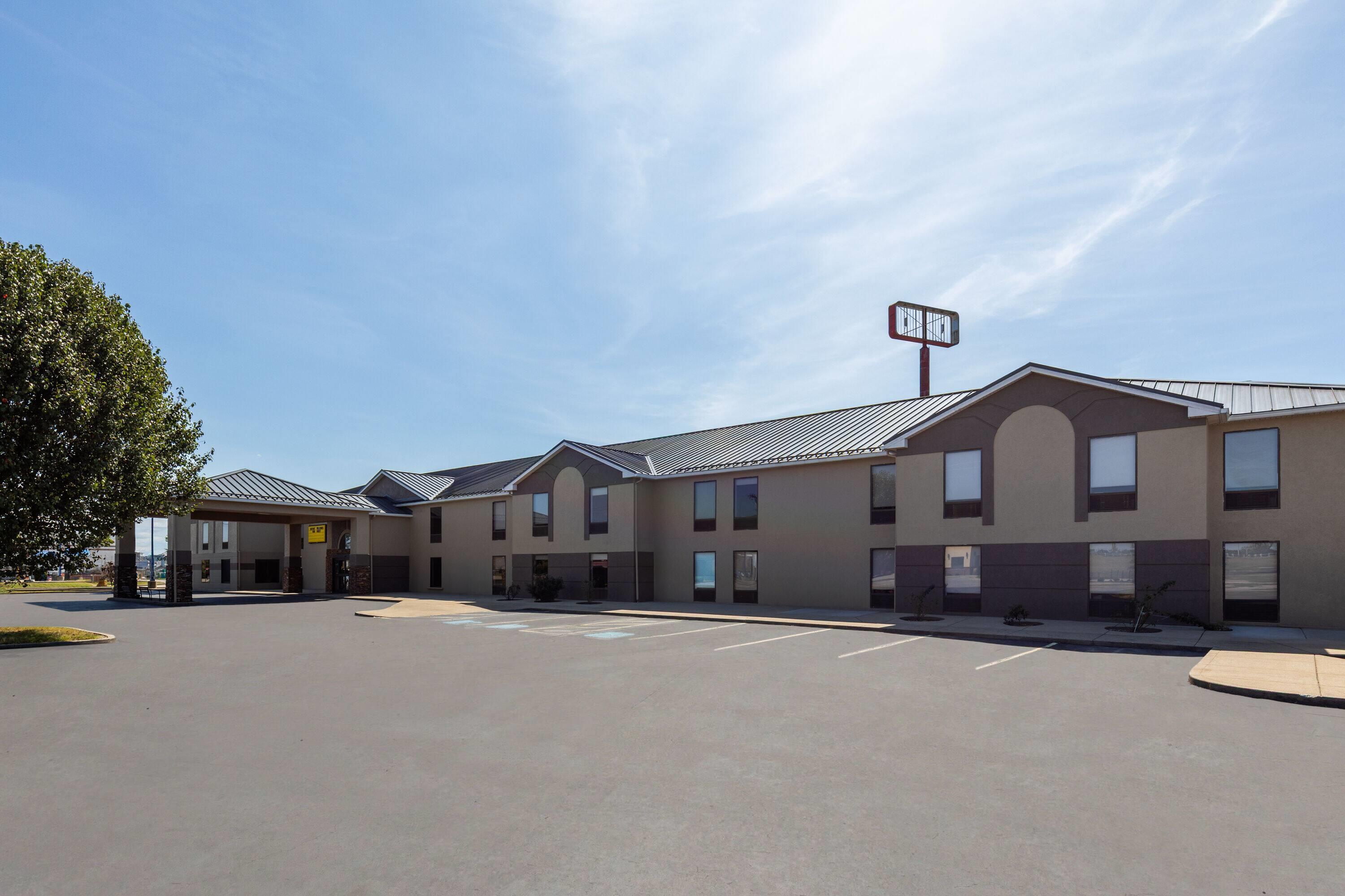 Exterior | Super 8 by Wyndham Shepherdsville - Louisville South I65