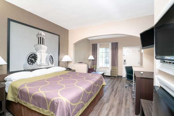 Suite - Super 8 Motel Murfreesboro - I-24, Exit 78B