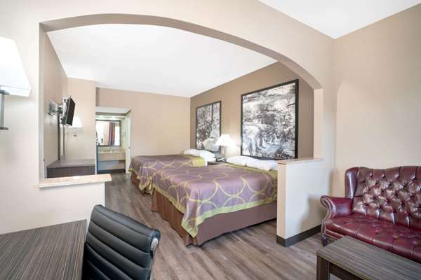 Suite - Super 8 Motel Murfreesboro - I-24, Exit 78B