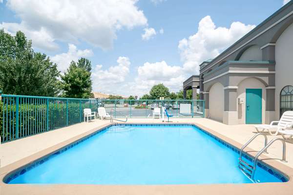 Pool - Super 8 Motel Murfreesboro - I-24, Exit 78B
