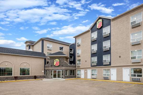 Exterior view - Super 8 Hotel Grande Prairie