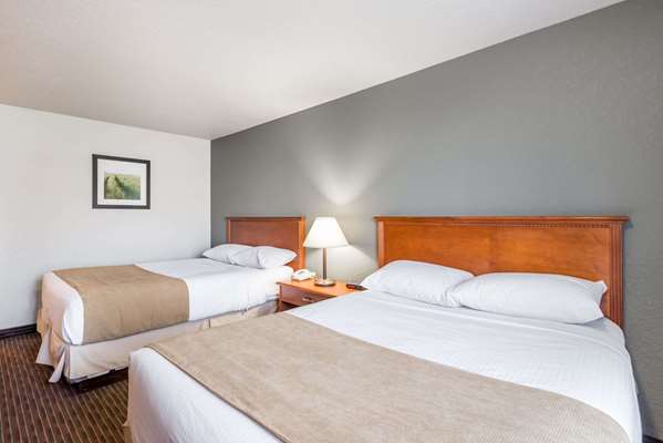  - Super 8 Hotel Grande Prairie