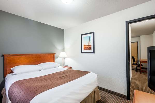  - Super 8 Hotel Grande Prairie