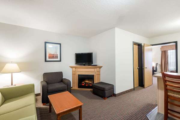  - Super 8 Hotel Grande Prairie