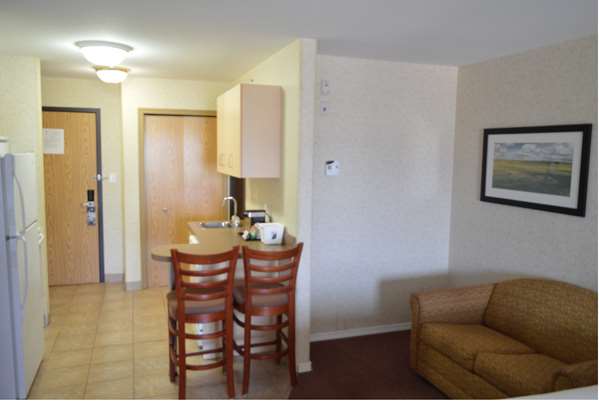 Suite - Super 8 Hotel Grande Prairie