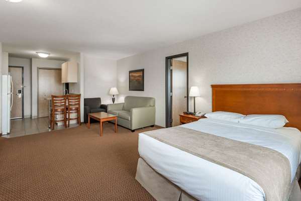  - Super 8 Hotel Grande Prairie